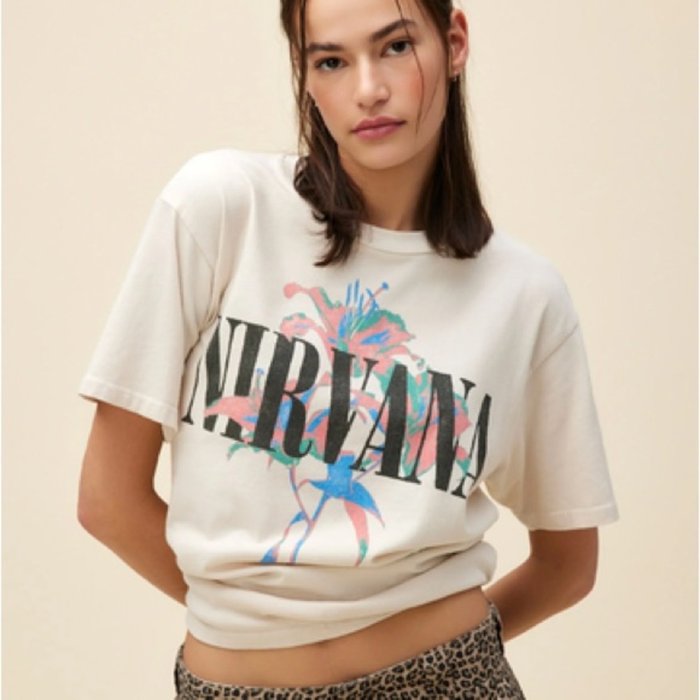 DAYDREAMER NWT Nirvana Cream Graphic Tee Extra Small